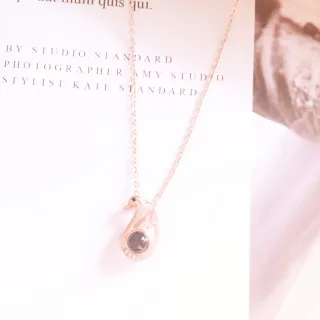 金色黑天鹅形状吊坠 Pavé-Set Halo 项链