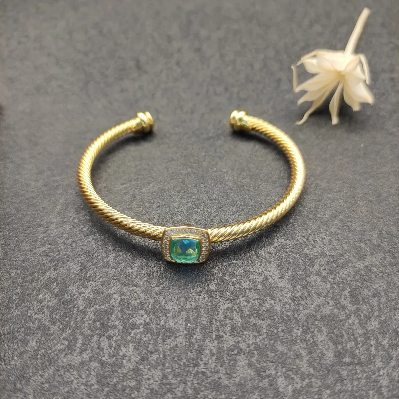 Gold Blue Twisted Rope Wire Cabochon-Set Turquoise Stone Bracelet 9