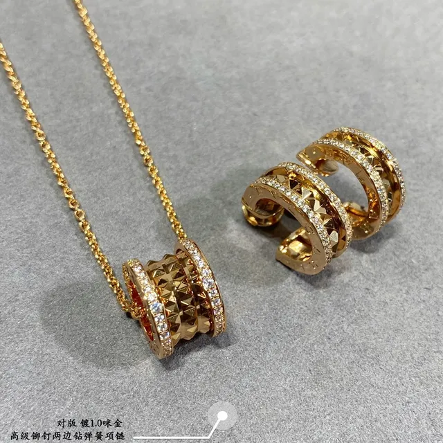Gold Cylindrical Textured Pendant Necklace 8