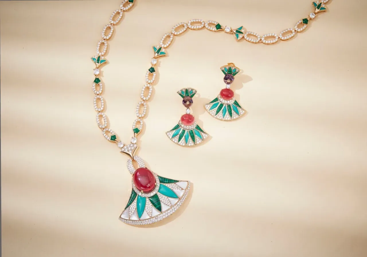 Gold Green Fan-Shaped Pendant Enamel Inlay Necklace 3