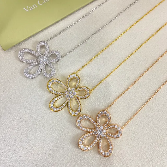 Gold Multicolor Clover-Link Motif Enamel Inlay Necklace 16