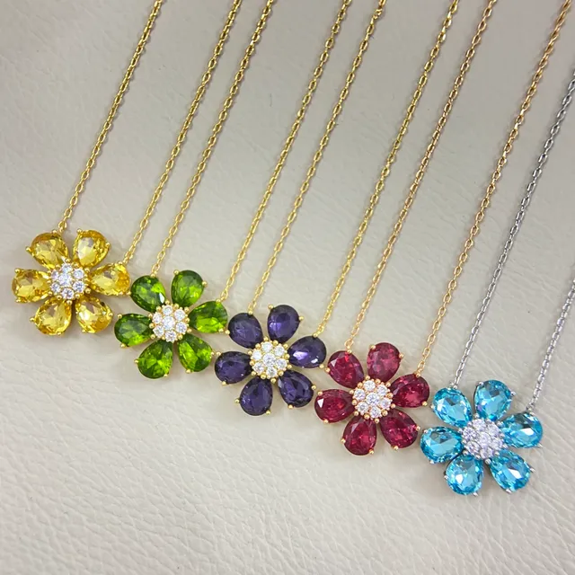 Gold Multicolor Clover-Link Motif Enamel Inlay Necklace 22