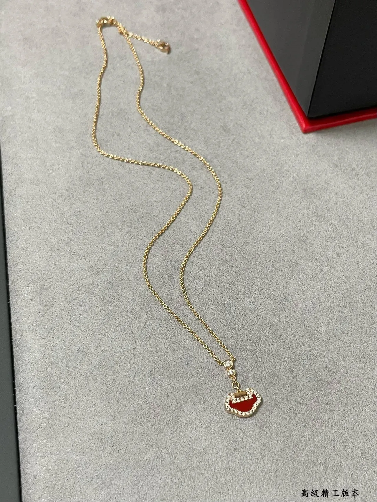 Gold Red Chain Enamel Lip-Shaped Pendant Necklace 6