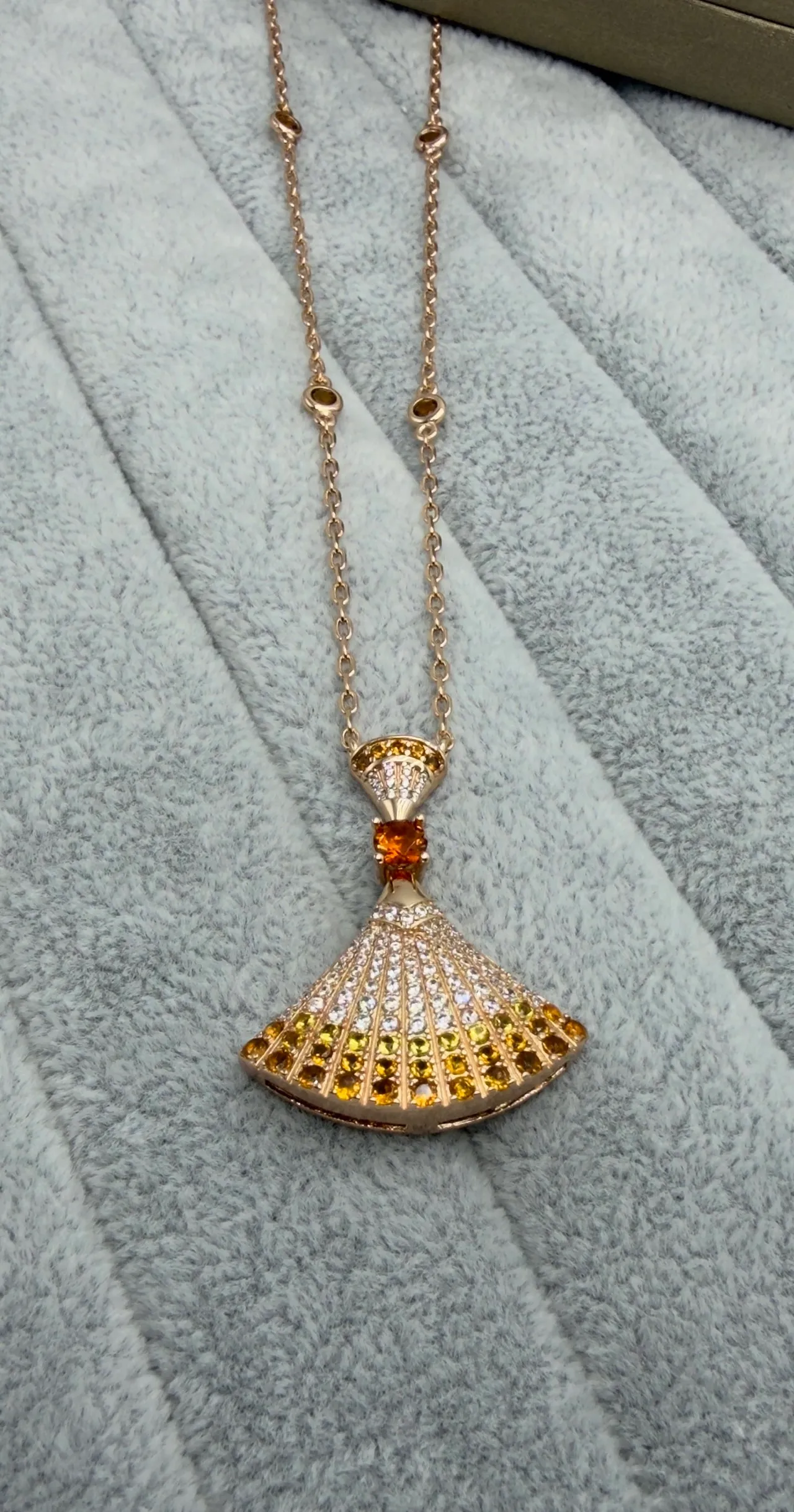 Gold Silver Fan-Shaped Pendant Pavé-Set Stones Necklace 3