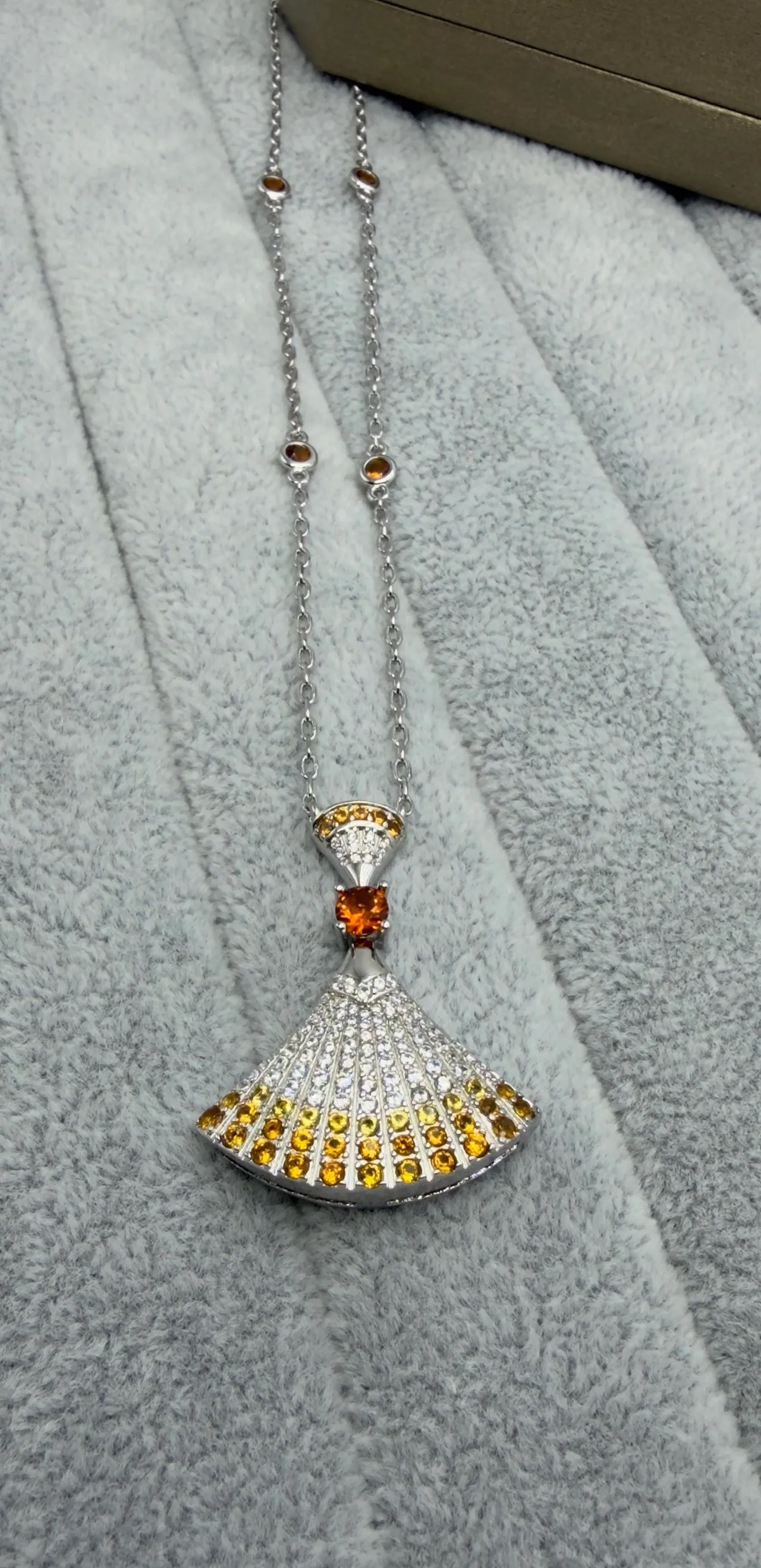 Gold Silver Fan-Shaped Pendant Pavé-Set Stones Necklace 5