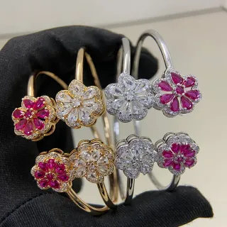Pulsera Pavé con forma de flor en oro y plata