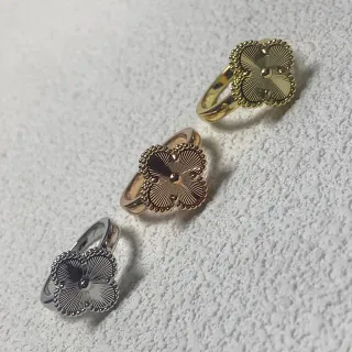 Gold Silver Four-Petal Flower Motif Radial Sunburst Engraving Ring