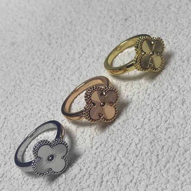 Gold Silver Four-Petal Flower Motif Radial Sunburst Engraving Ring 2