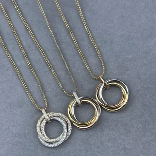 Collar de oro y plata con colgante de triple anillo interconectado Pavé-Set cristales