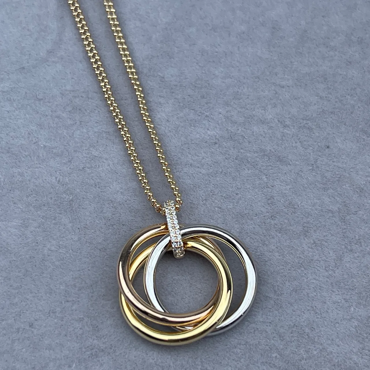 Gold Silver Interlocking Triple-Ring Pendant Pavé-Set Crystals Necklace 3
