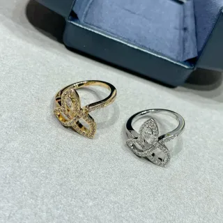 Gold Silver Interwoven Band Pavé-Set Stones Ring