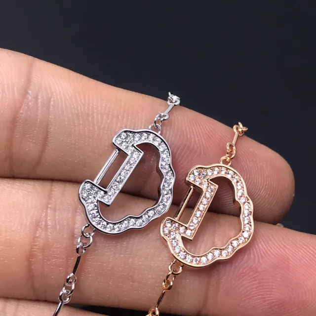 Bracelet en or et argent avec motif central en forme de U orné de pierres Pavé-Stone 5