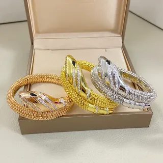 Pulsera de Cristales Pavé-Set con Motif de Cabeza de Serpiente en Oro y Plata