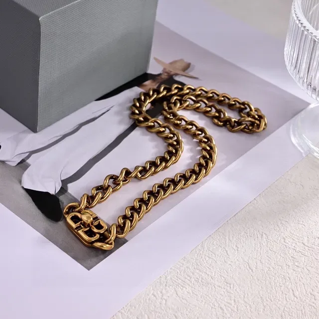 Gold Thick Twisted-Link Chain Necklace 2