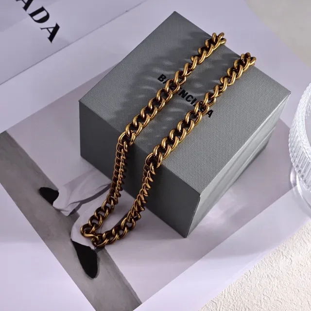 Gold Thick Twisted-Link Chain Necklace 5