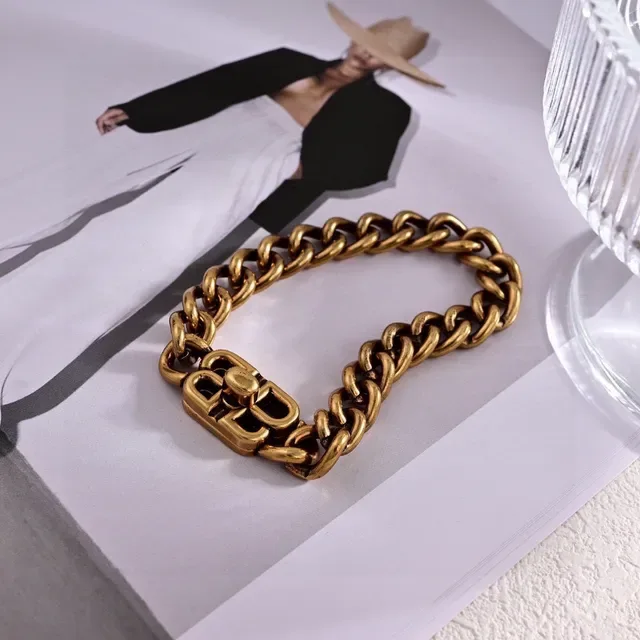 Gold Thick Twisted-Link Chain Necklace 6
