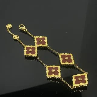 Pulsera de Cadena con Flores Esmaltadas en Borgoña y Toque de Oro