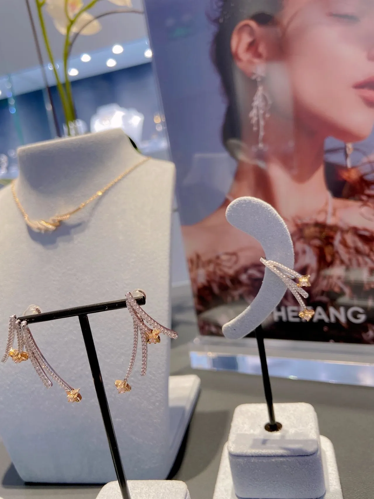 Gold-Tone Curved Bar Pearl-Embellished Necklace 2