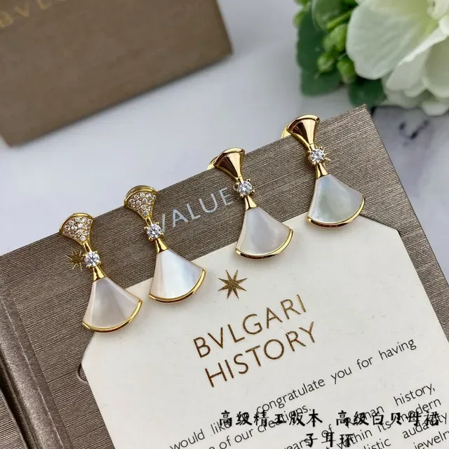Gold-Tone Fan-Shaped White Mother-of-Pearl Crystal Drop Earrings 8