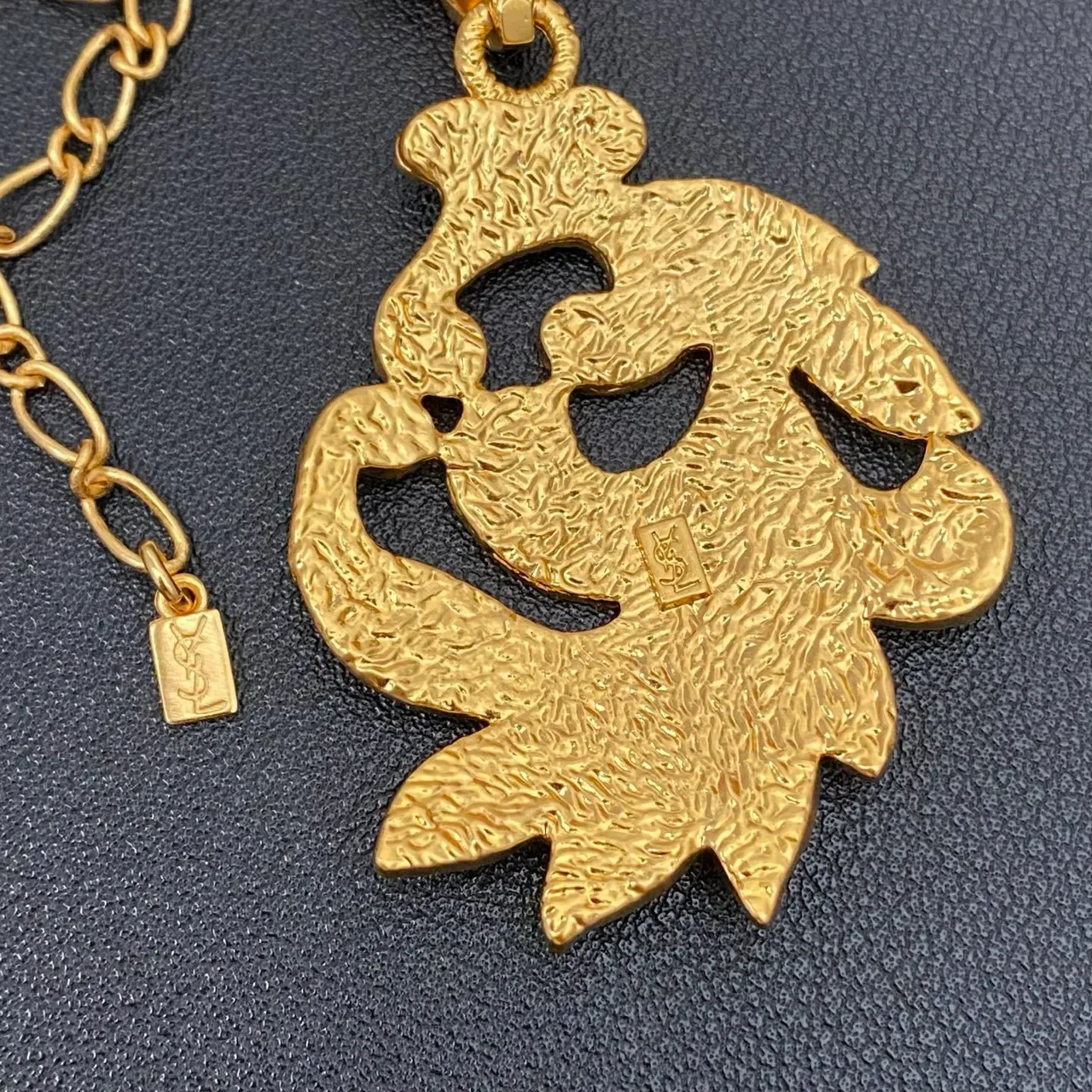 Gold-Tone Filigree Floral Pendant Necklace 2