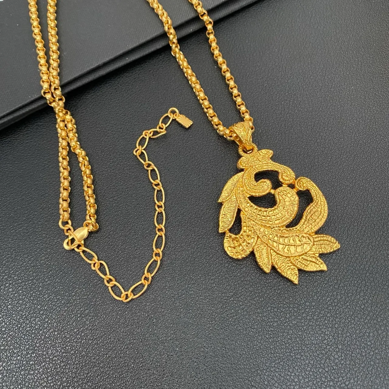 Gold-Tone Filigree Floral Pendant Necklace 4