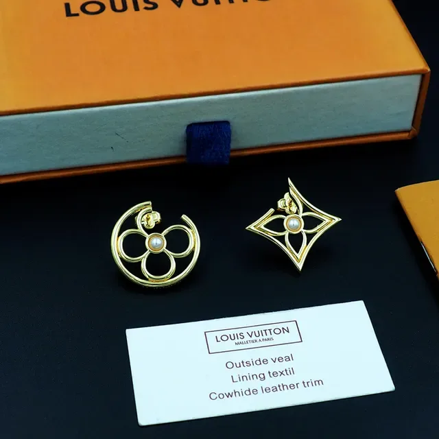 Gold-Tone Openwork Pearl-Centered Geometric Stud Earrings 7