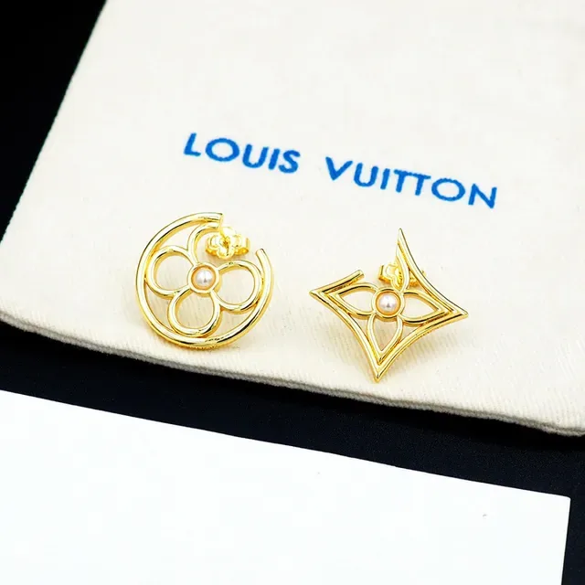 Gold-Tone Openwork Pearl-Centered Geometric Stud Earrings 10