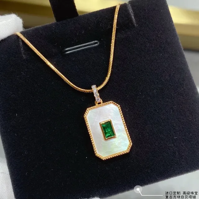 Gold-Tone Rectangular Mother-of-Pearl and Emerald Pendant Necklace 7