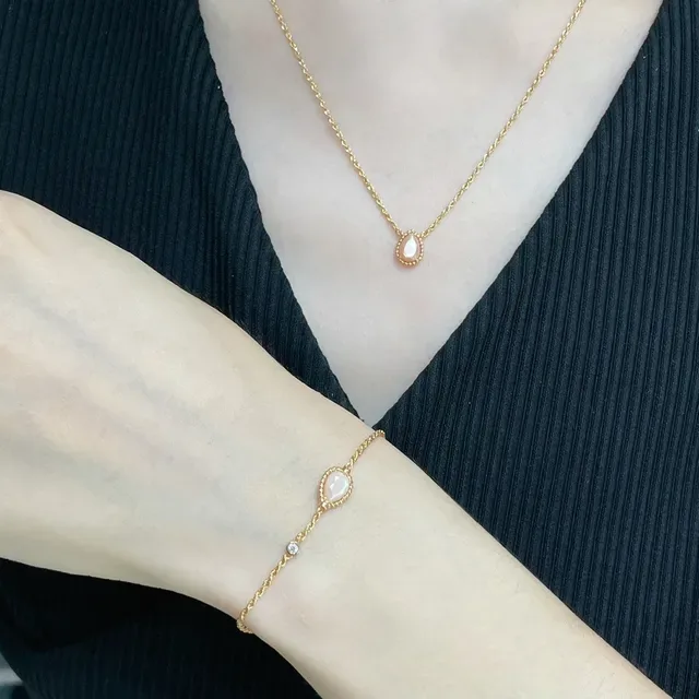 Gold-Tone Twisted Chain Teardrop Stone Bracelet 9