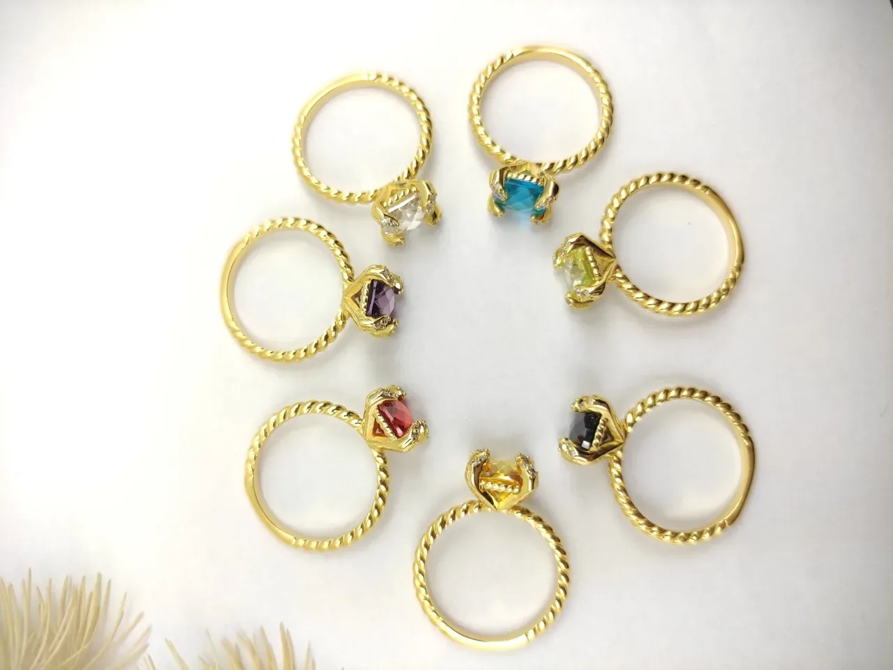 Gold-Tone Twisted Rope Band Claw-Set Gemstone Rings 8