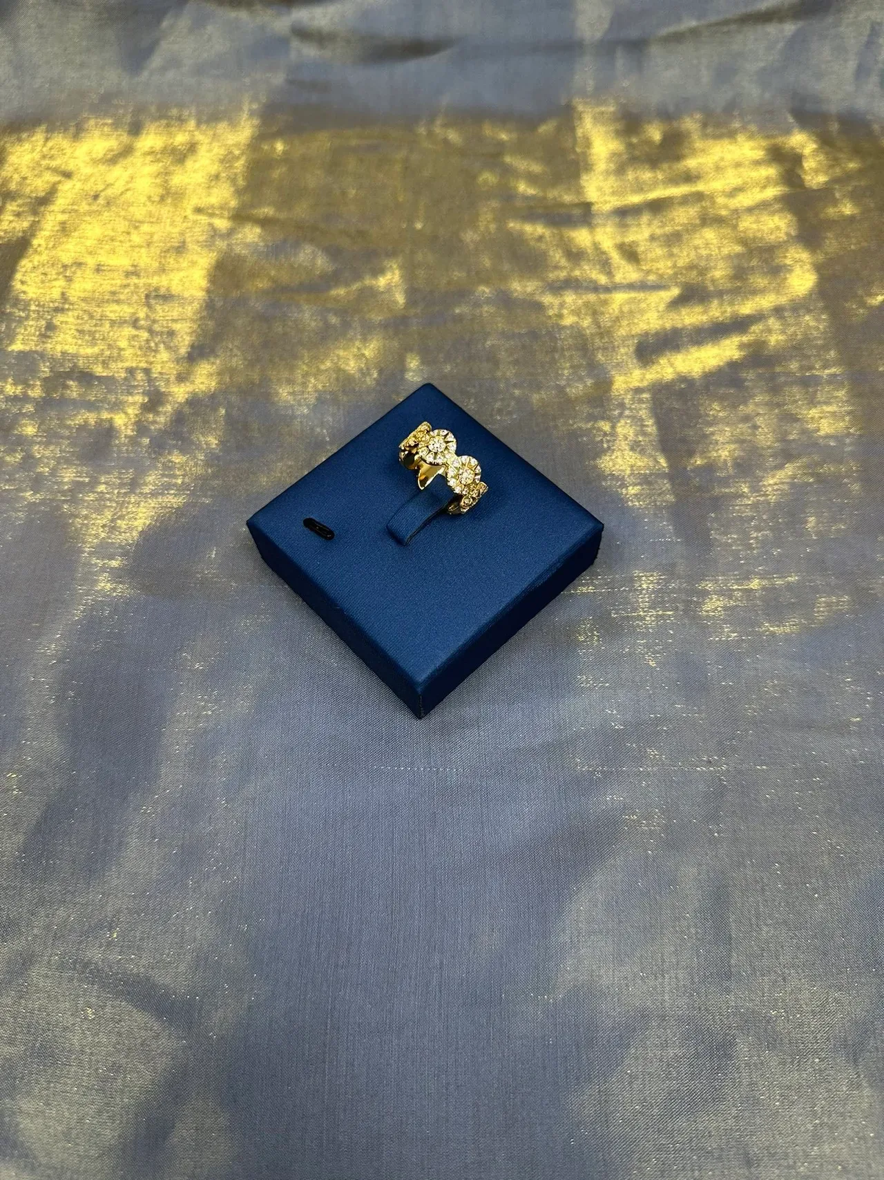 Gold-Toned Floral Cluster Pavé Diamond Ring 9