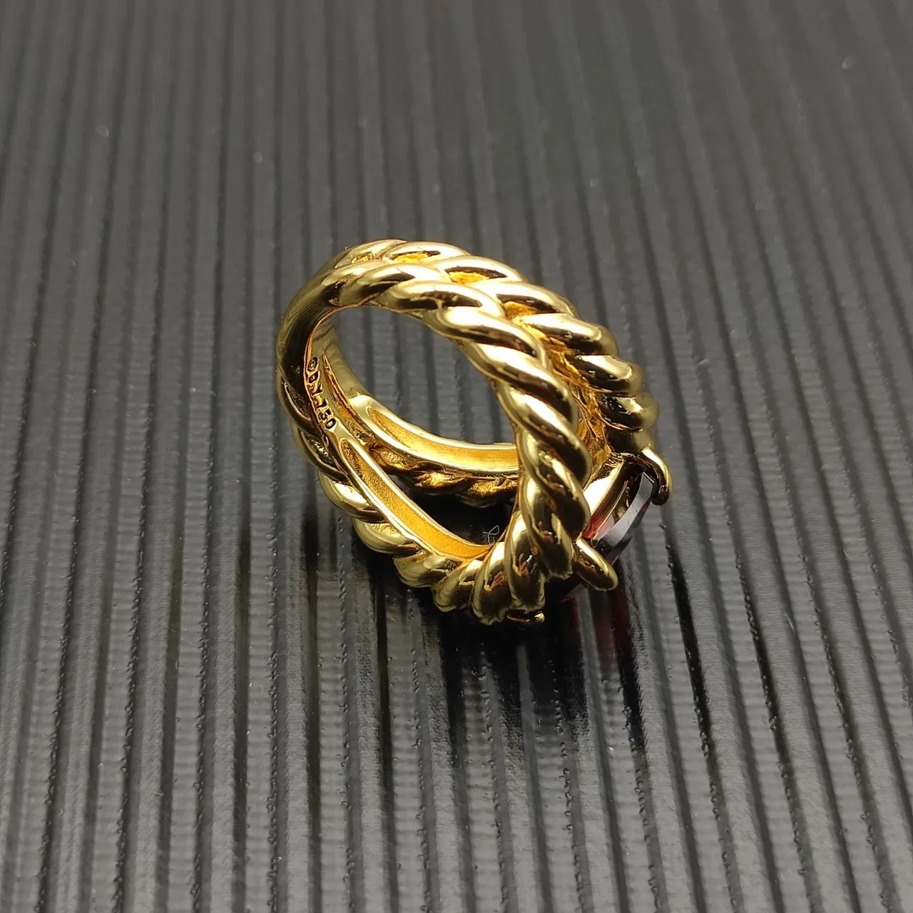 Gold-Toned Twisted Rope Band Red Gemstone Ring 7