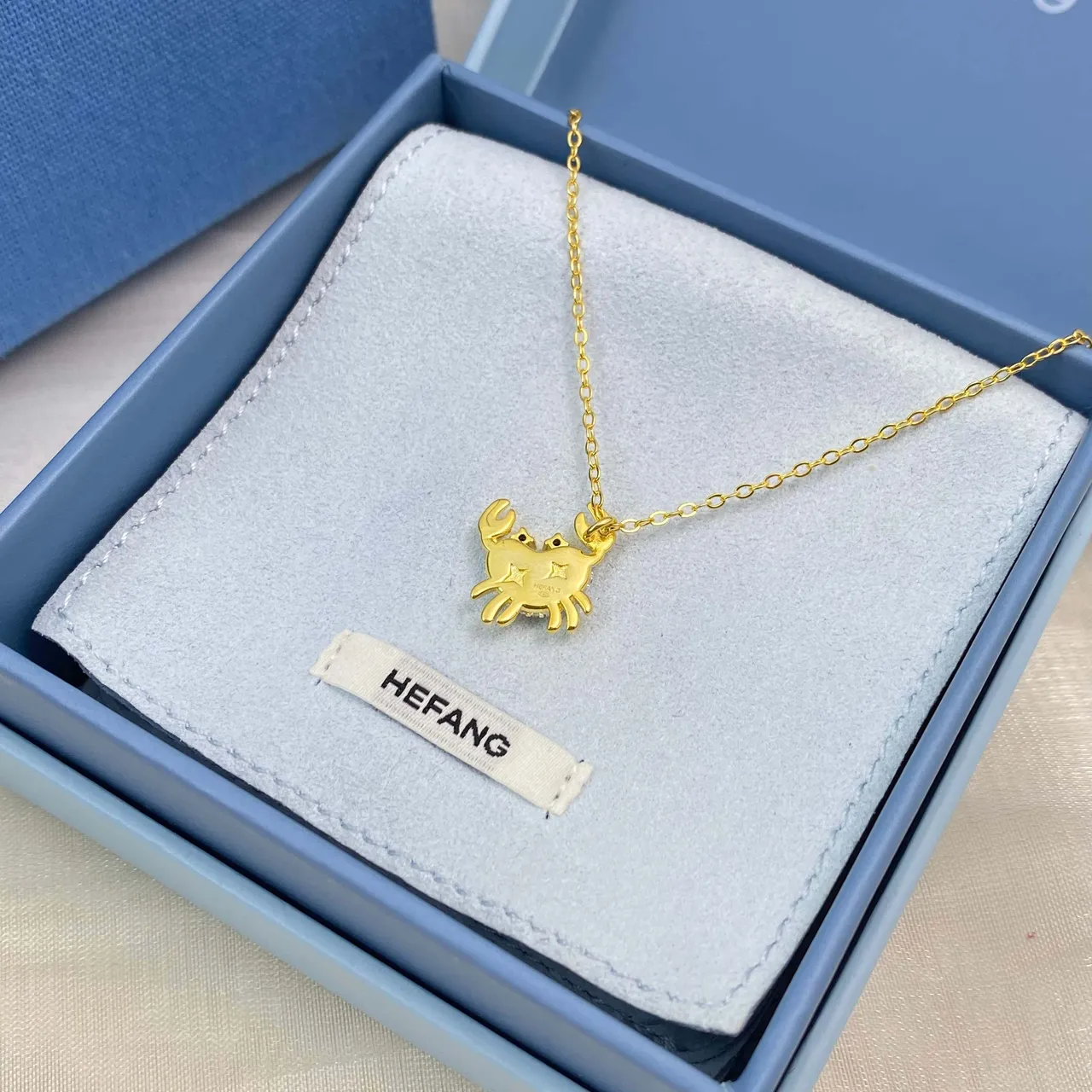 Gold White Crab-Shaped Pendant Pavé-Set Stone Body Necklace 3