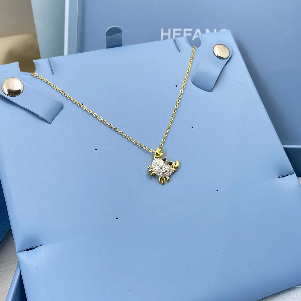 Gold White Crab-Shaped Pendant Pavé-Set Stone Body Necklace 7