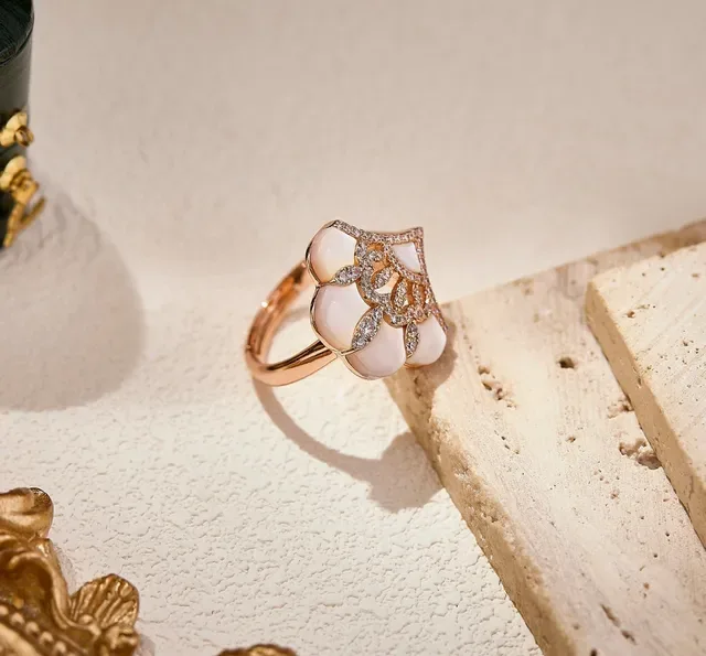 Gold White Floral Motif Pavé-Set Stones Ring 5