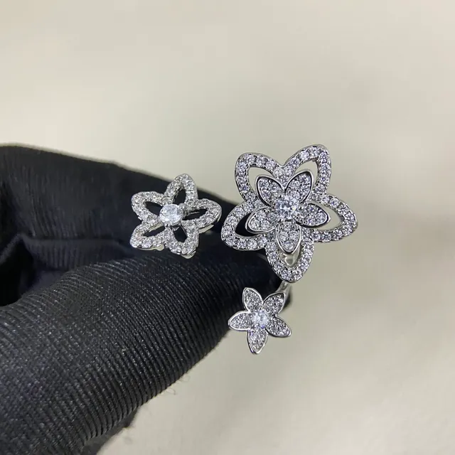Graff Flower-Shaped Pavé Diamond Earrings 4