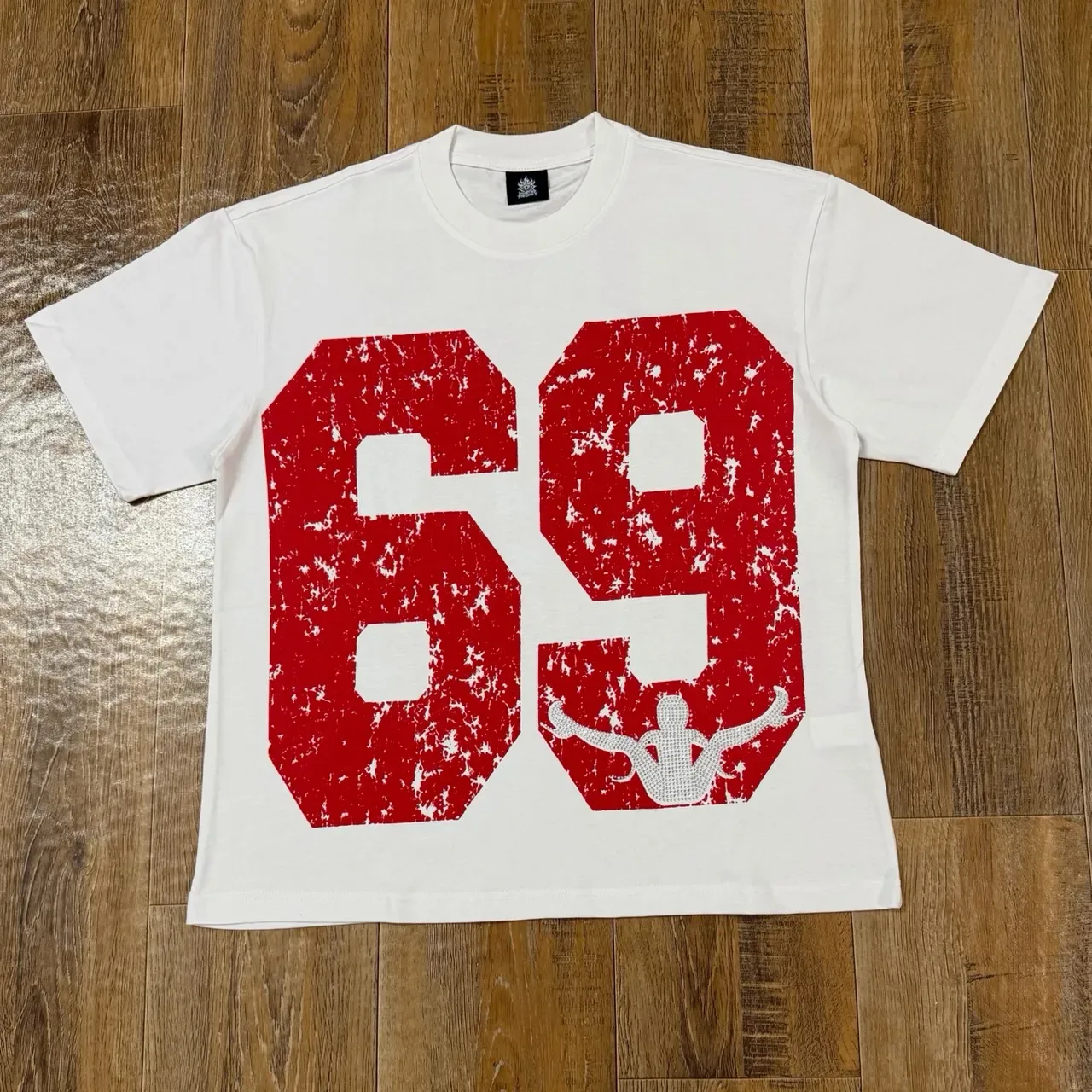 Graphic Print Distressed Typography Silhouette Overlay T-Shirt 3