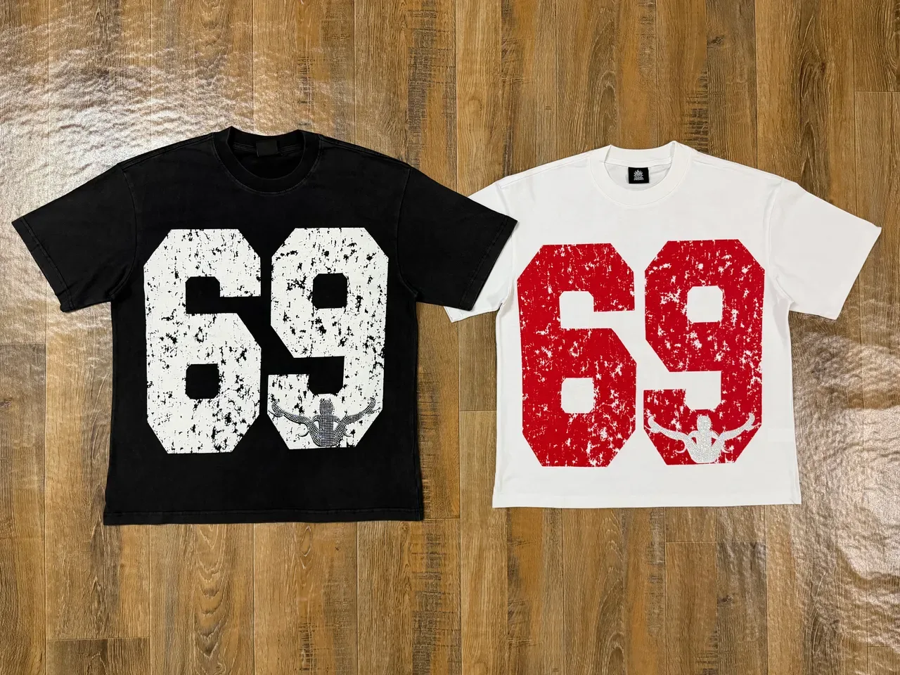 Graphic Print Distressed Typography Silhouette Overlay T-Shirt 9