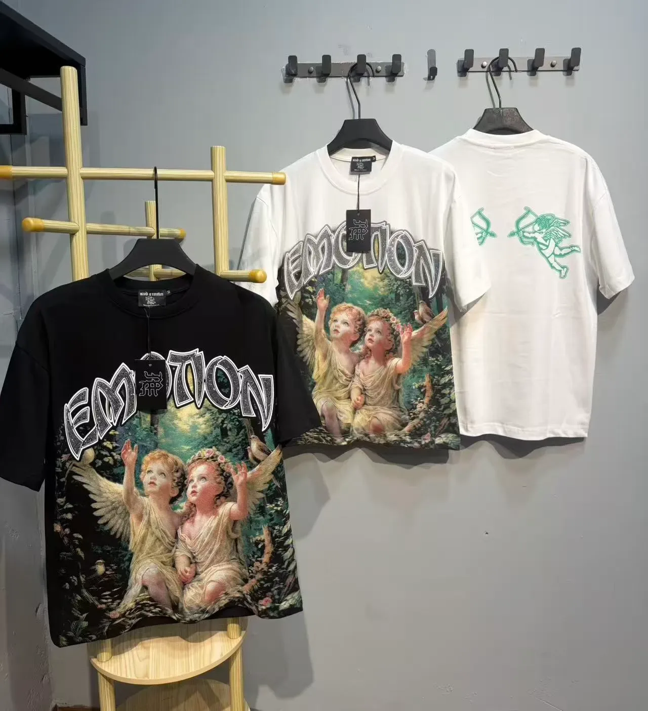 Graphic-Print Oversized Crew Neck T-Shirt 2