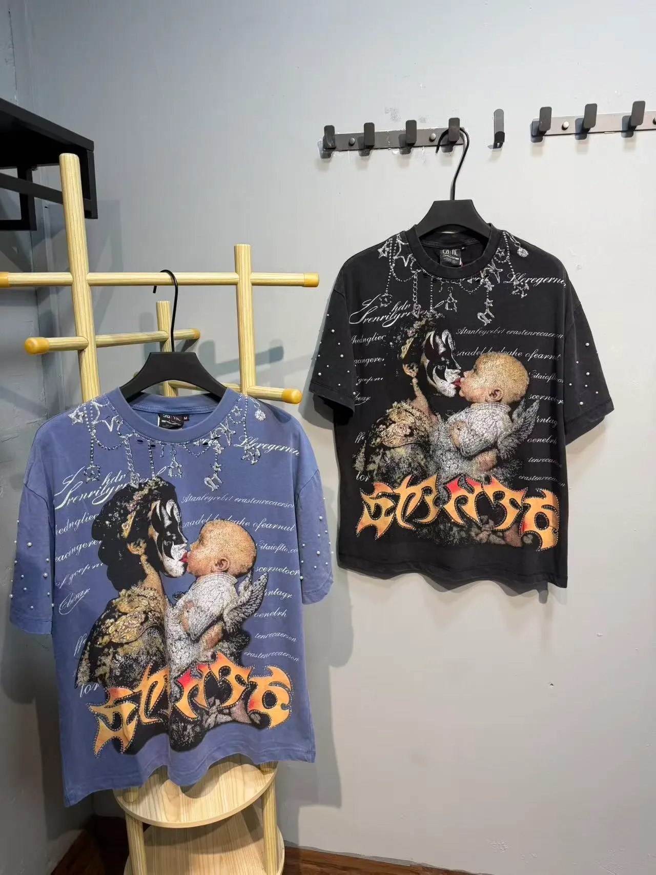 Graphic-Print Rhinestone-Embellished Oversized T-Shirt 2