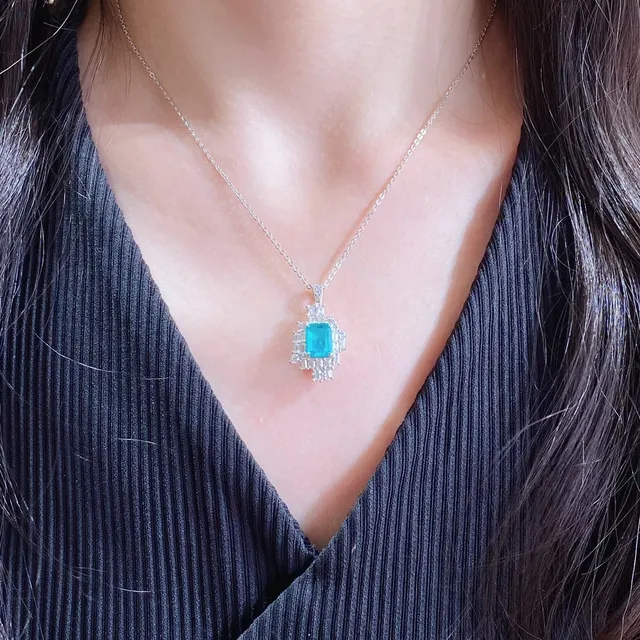 Green Silver Emerald-Cut Center Stone Baguette Halo Surround Necklace 8