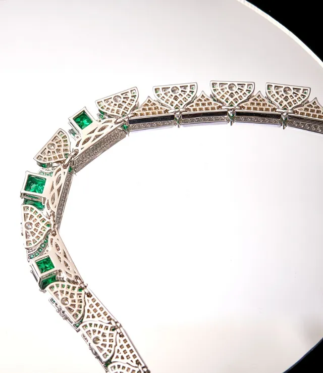 Green Silver Geometric Fan Motif Pavé-Set White Stones Necklace 5
