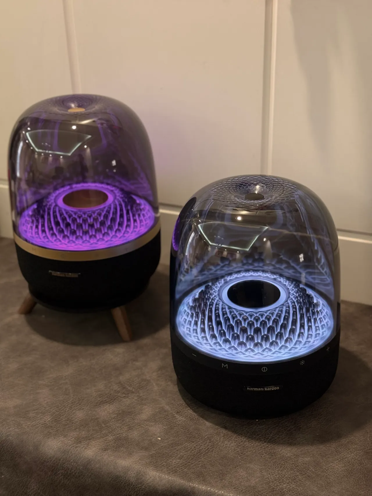 harman/kardon কালো স্বচ্ছ গম্বুজাকার এনক্লোজার আলোকিত অভ্যন্তরীণ ট্রান্সডিউসার অ্যারে পোর্টেবল স্পিকার 8