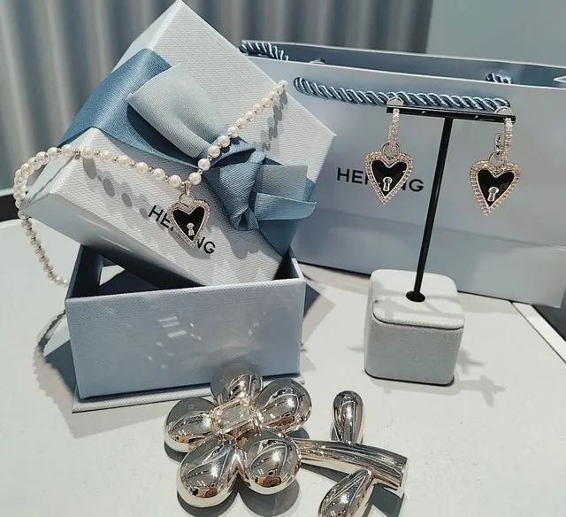 HEFANG Blue Silver Pearl Strand Heart-Shaped Pendant Necklace 2