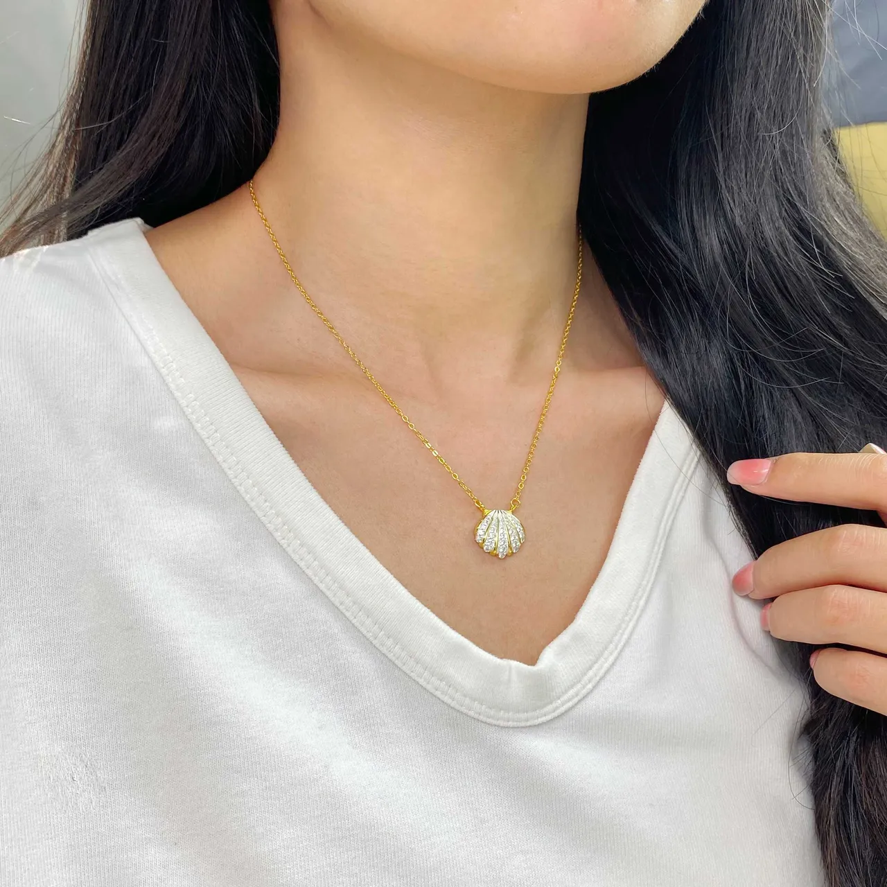 HEFANG Gold Silver Chain Pavé-Set Shell Pendant Necklace 2