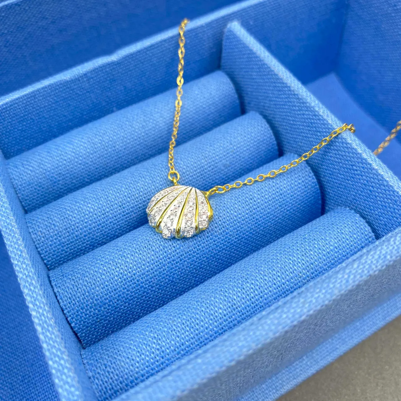 HEFANG Gold Silver Chain Pavé-Set Shell Pendant Necklace 7