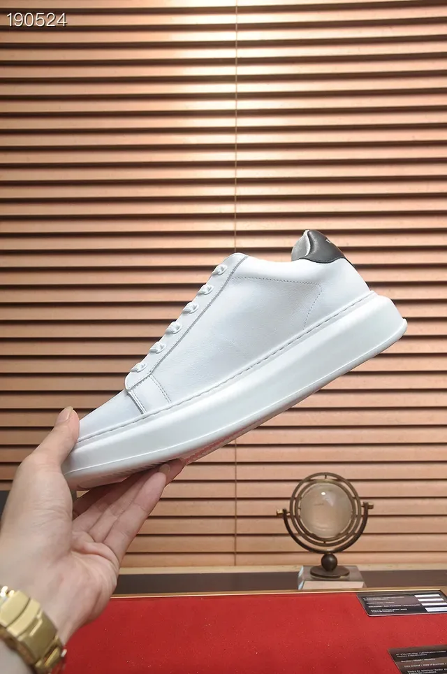 Karl Lagerfeld IKONIK White Black Low-Top Platform Sole Lifestyle Sneakers 7