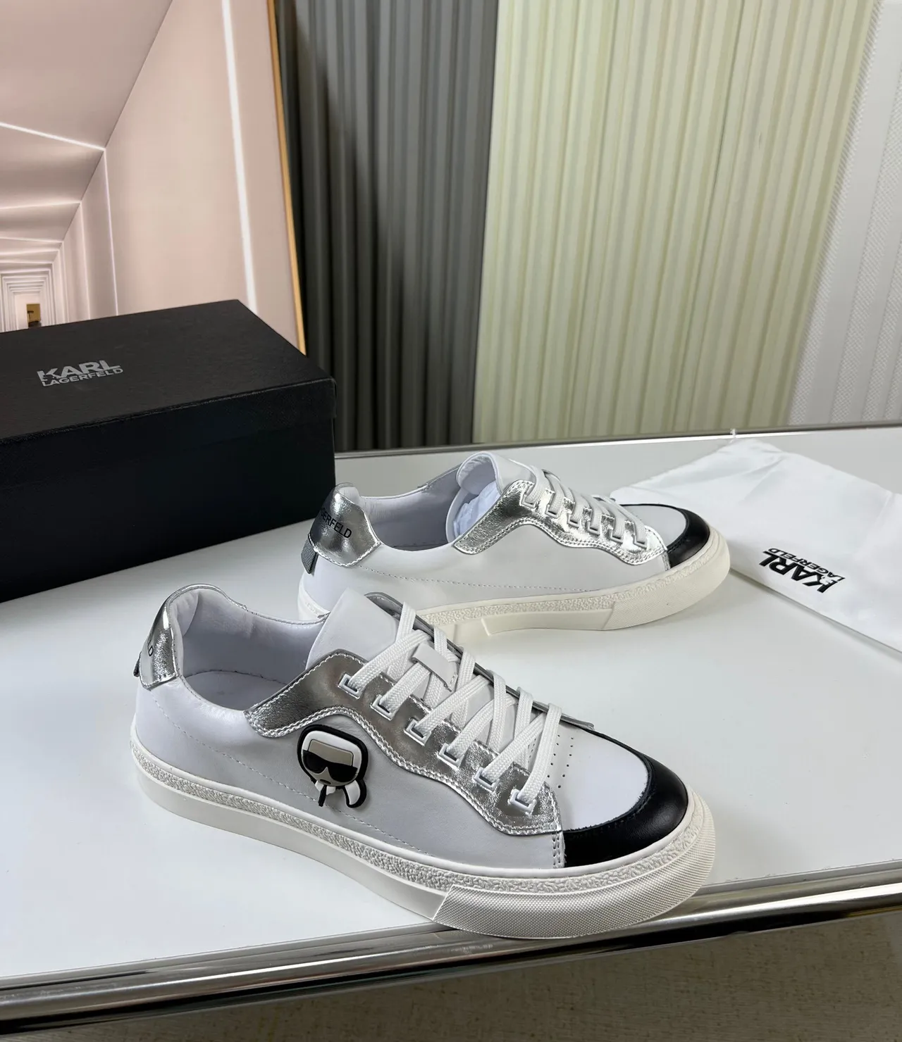 Karl Lagerfeld White Black Low-Top Leather Upper Lifestyle Sneakers 9