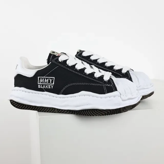 MMY BLAKEY Black and White Canvas Lifestyle Sneakers 3
