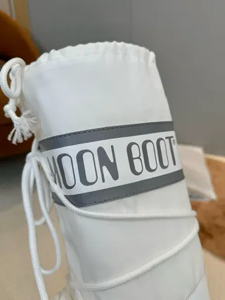 Moon Boot 经典白色雪靴 5